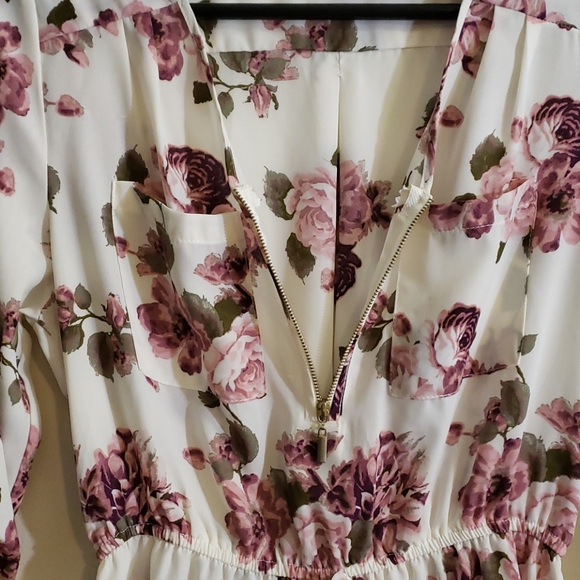 Blouse small cream floral Blouse - Picture 4 of 9